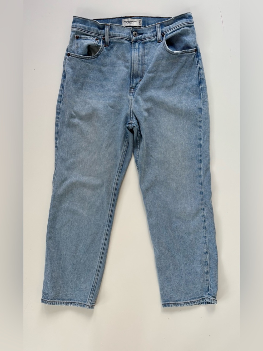 Abercrombie & Fitch Light Wash Ankle Straight Ultra High Rise Size 8S or 29 - Picture 2 of 10